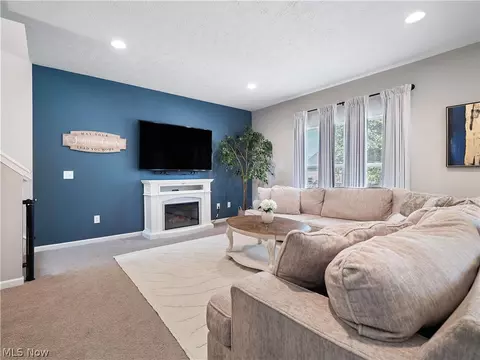 Living - 4671 Boulder Ln, Lorain, OH 44053 photo 2 of 2