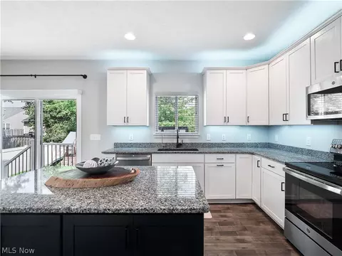 Kitchen - 4671 Boulder Ln, Lorain, OH 44053 photo 5 of 6
