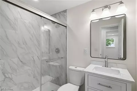 Bath - 461 Augdon Dr, Elyria, OH 44035 photo 1 of 3