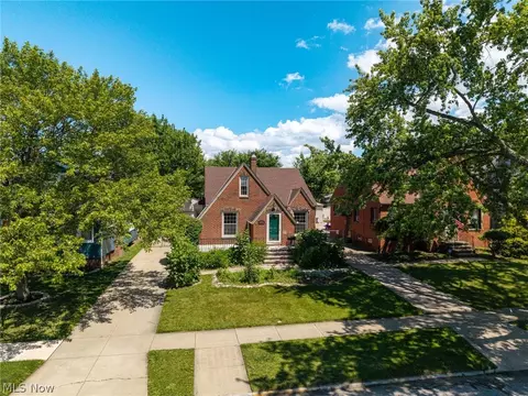 6145 Stanbury Rd, Parma, OH 44129