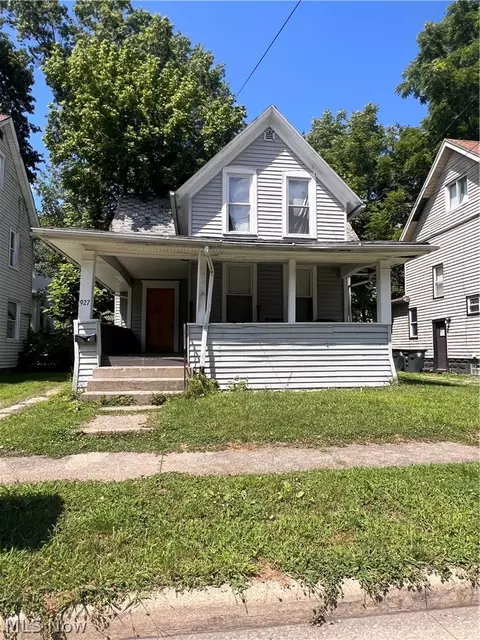 927 Bloomfield Ave, Akron, OH 44302