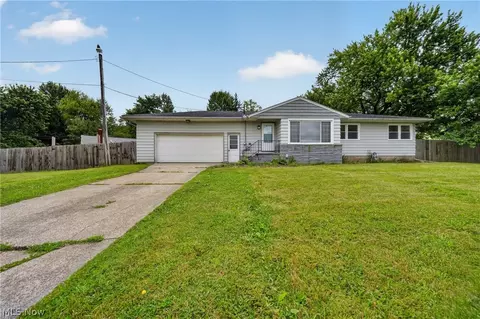 2744 Austinburg Rd, Ashtabula, OH 44004