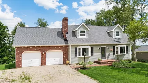 450 Jeffrey Ln, Zanesville, OH 43701