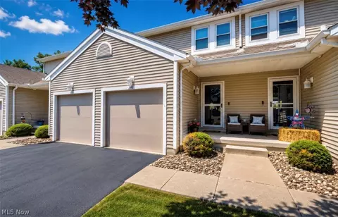 295 Pineview Dr NE, Warren, OH 44484