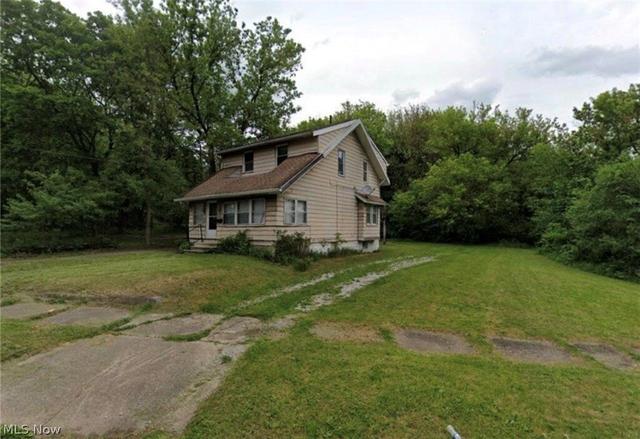 957 Bank St, Akron, OH 44305