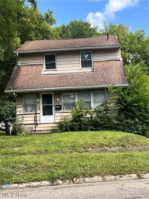 957 Bank St, Akron, OH 44305