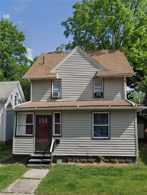 923 Bloomfield Ave, Akron, OH 44302