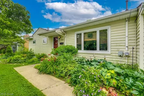 1568 Hagey Dr, Barberton, OH 44203