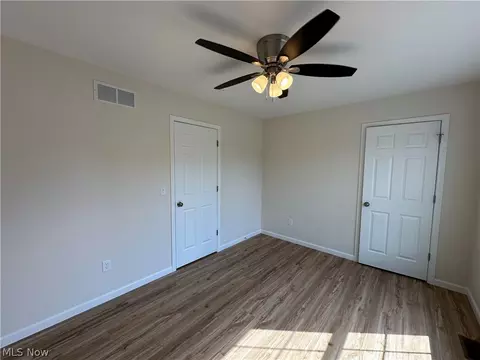 Bedroom - 90 Center St, Struthers, OH 44471 photo 3 of 5