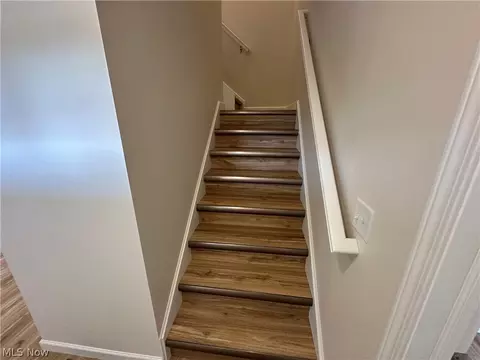 Entry Way - 90 Center St, Struthers, OH 44471 photo 1 of 1