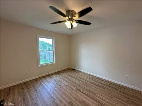 Bedroom - 90 Center St, Struthers, OH 44471 photo 1 of 5