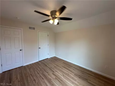 Bedroom - 90 Center St, Struthers, OH 44471 photo 4 of 5
