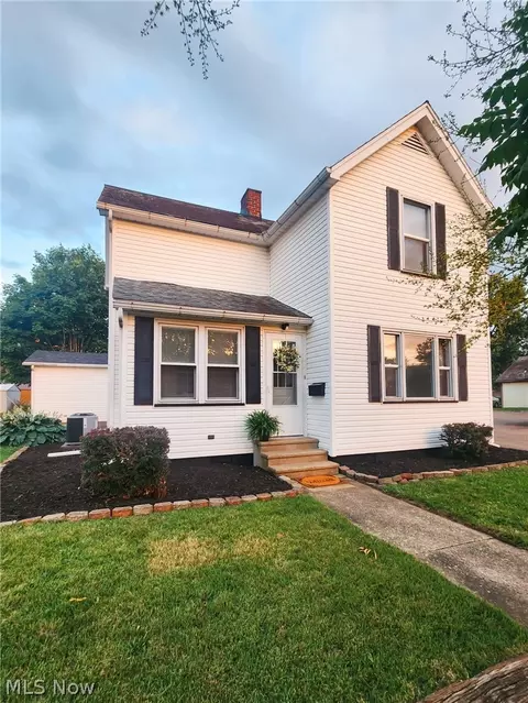 322 E 4th St, Dover, OH 44622