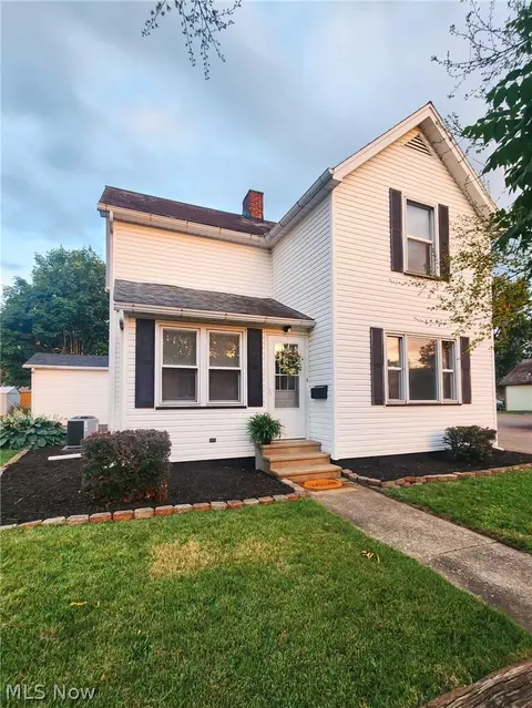 322 E 4th St, Dover, OH 44622