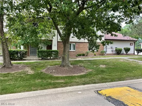 7087 Village Dr, Mentor, OH 44060