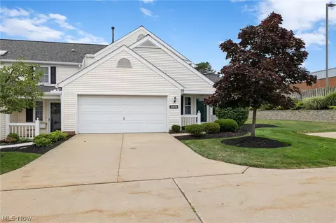 21872 Addington Blvd #15, Rocky River, OH 44116