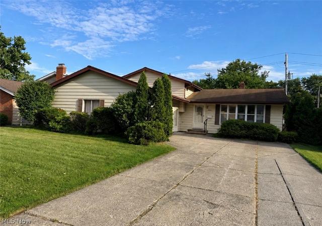 22231 Marleen Dr, Fairview Park, OH 44126
