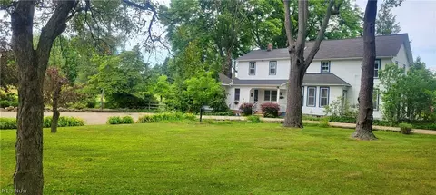 9420 Hobart Rd, Waite Hill, OH 44094