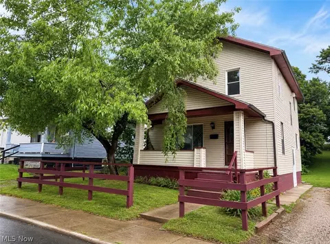 954 Pershing Rd, Zanesville, OH 43701