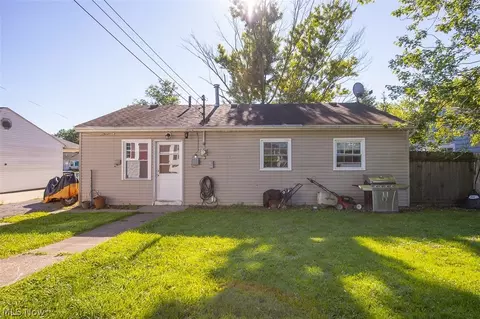 Exterior - 4144 Riverside Dr, Lorain, OH 44055 photo 3 of 7