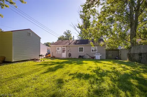 Exterior - 4144 Riverside Dr, Lorain, OH 44055 photo 4 of 7