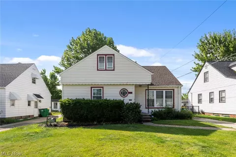 29002 Foxboro St, Willowick, OH 44095