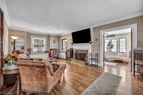 Living - 334 Cornell Ave, Elyria, OH 44035 photo 1 of 2