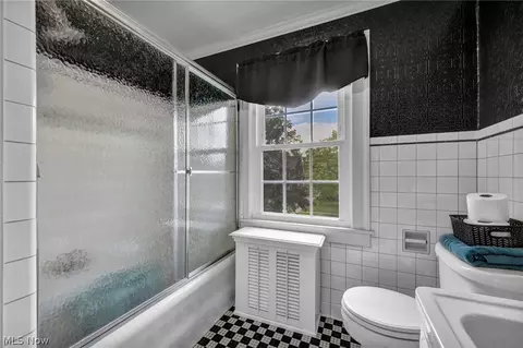 Bath - 334 Cornell Ave, Elyria, OH 44035 photo 3 of 5