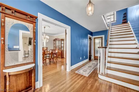 Entry Way - 334 Cornell Ave, Elyria, OH 44035 photo 1 of 3
