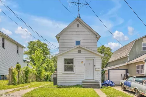 315 Plymouth Ave, Girard, OH 44420