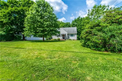 2748 Canton Rd, Uniontown, OH 44685
