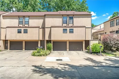 621 Center Ave, Cuyahoga Falls, OH 44221