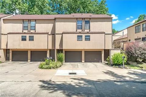 621 Center Ave, Cuyahoga Falls, OH 44221