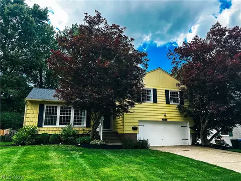 3386 Hendon Cir, Cuyahoga Falls, OH 44221