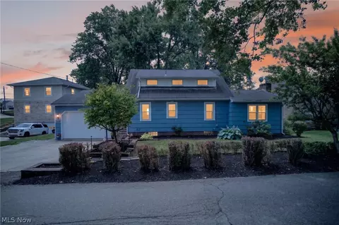 5630 N Island Dr NW, Canton, OH 44718