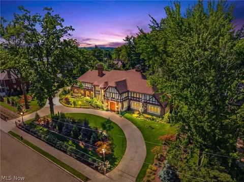 210 Summit St SW, North Canton, OH 44720