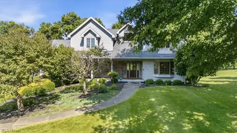 973 Windsor Dr, Mineral Wells, WV 26150