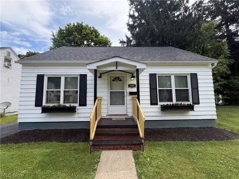 1045 Nome Ave, Akron, OH 44320