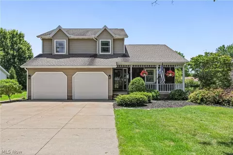 2732 Georgeanna Dr, Uniontown, OH 44685