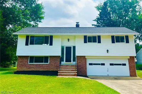 21113 Willow Ln, Strongsville, OH 44149