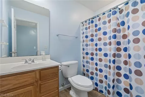 Bath - 2489 Captens St NE, Canton, OH 44721 photo 3 of 3
