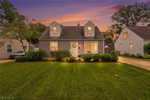 131 Forest Blvd, Avon Lake, OH 44012