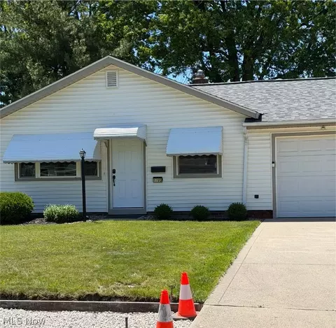 1790 Drenik Dr, Wickliffe, OH 44092