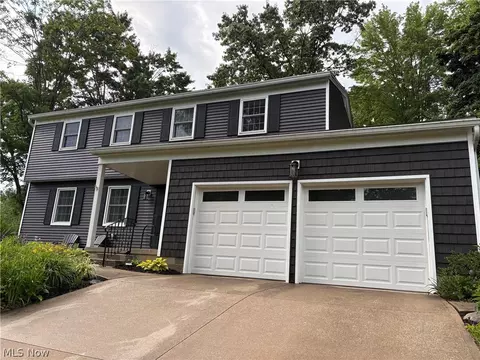 2457 Greenhaven Dr, Akron, OH 44333