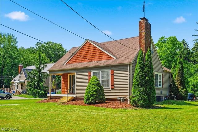 1793 E Turkeyfoot Lake Rd, Akron, OH 44312