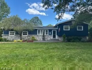572 Hughes Dr, Tallmadge, OH 44278