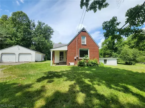 3448 Seifert Lewis Rd, Hubbard, OH 44425