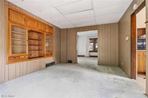 Living - 1151 Juniper Ave, Akron, OH 44310 photo 6 of 6