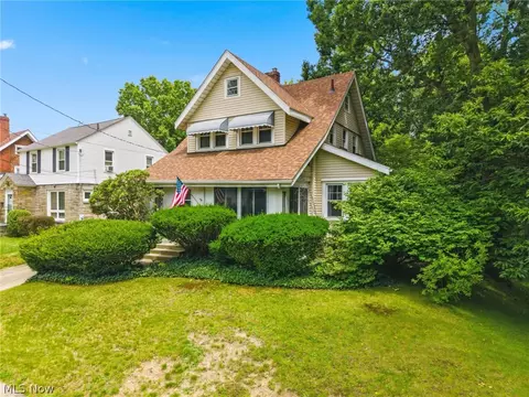 Exterior - 1151 Juniper Ave, Akron, OH 44310 photo 3 of 10