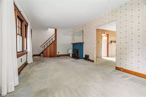 Living - 1151 Juniper Ave, Akron, OH 44310 photo 4 of 6